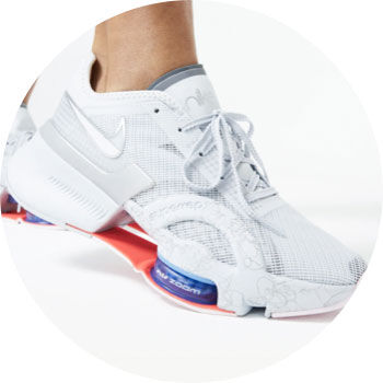 TRAINING SHOES