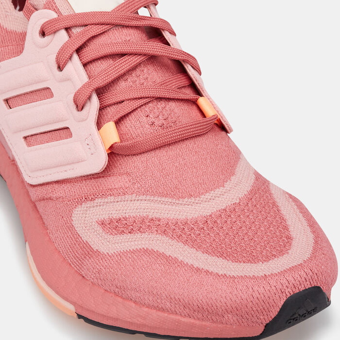 adidas Women's Ultraboost 22 Running Shoe Red adidas Women's Ultraboost 22 Running Shoe Red image number 4
