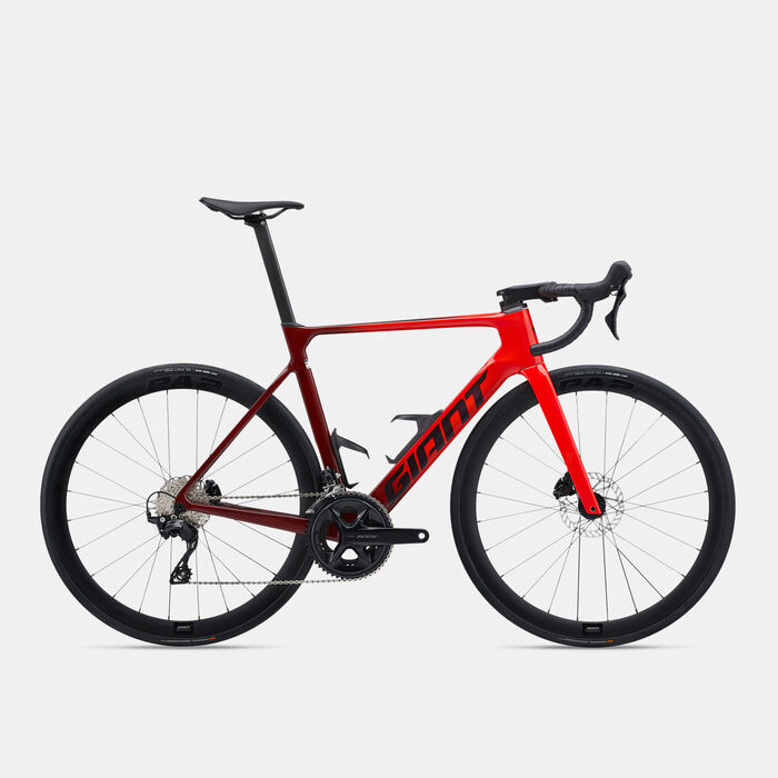 Giant Propel Advanced 2 Road Bike Red Giant Propel Advanced 2 Road Bike Red image number 1