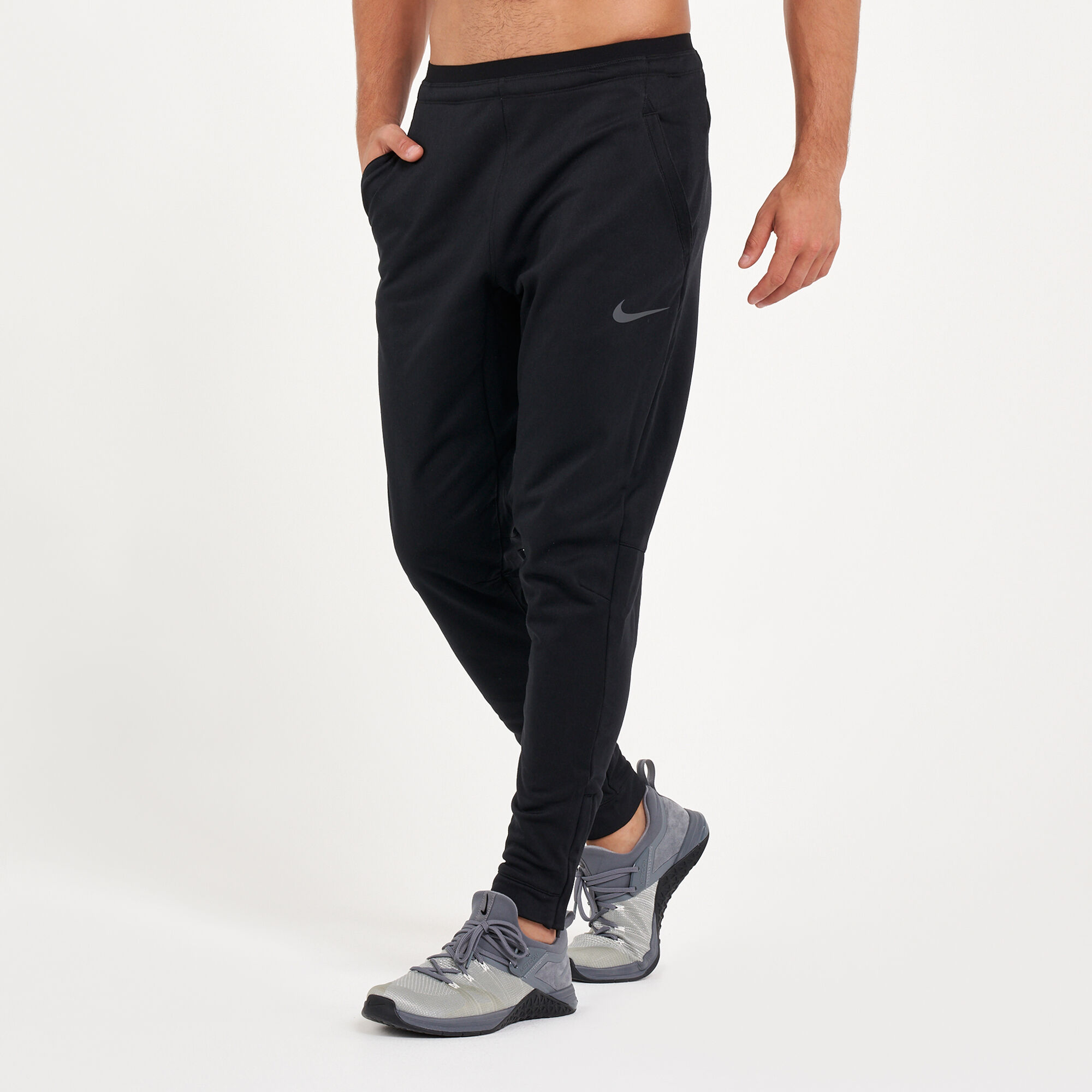 Nike standard fit fleece trousers deals
