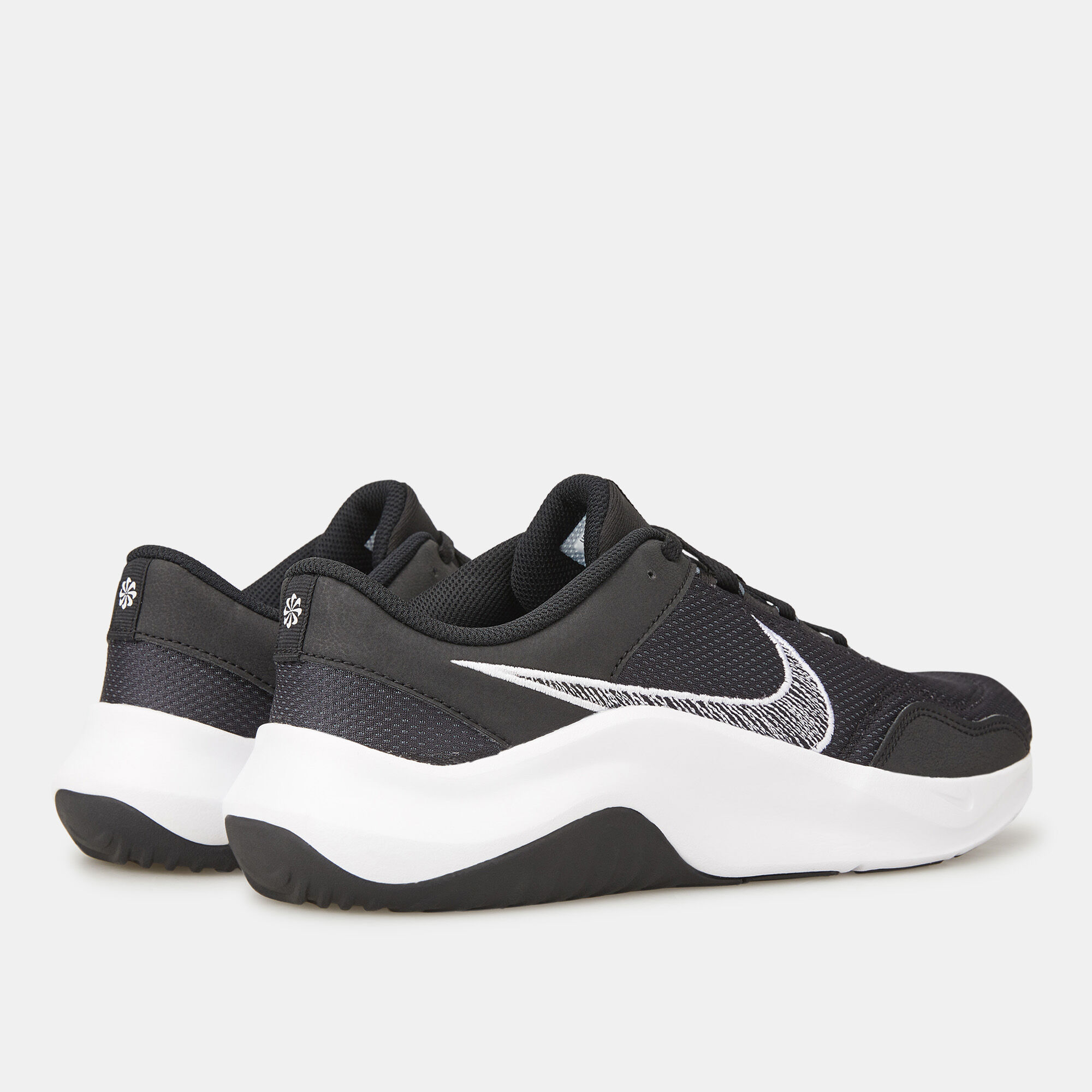 Nike training legend trainers sale