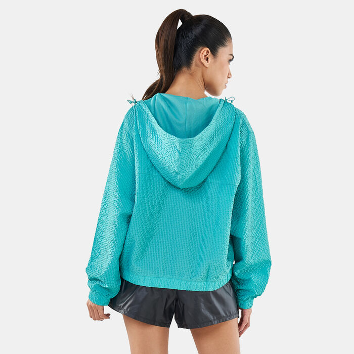 Nike Women's Icon Clash Woven Running Pullover Jacket Green image number 1