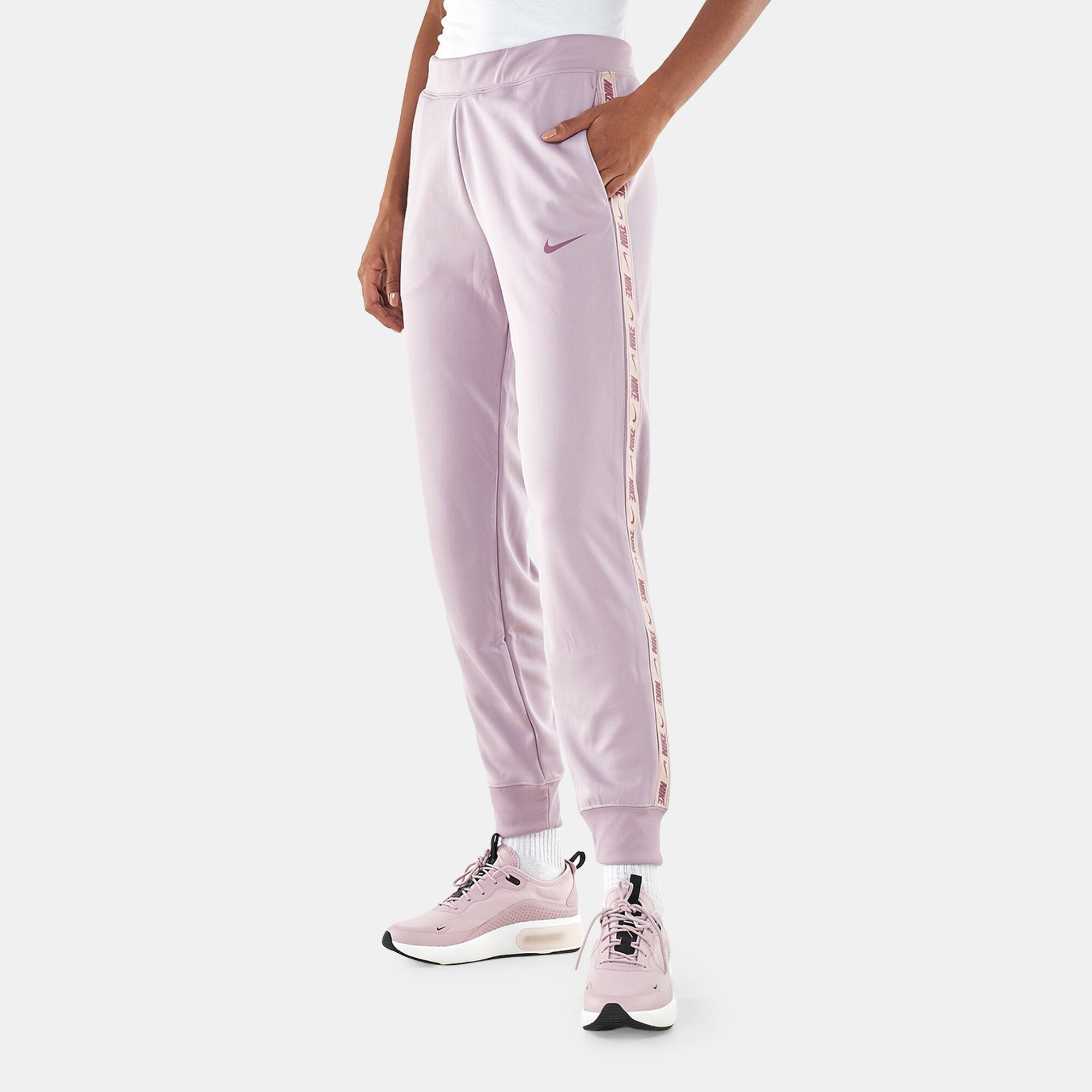 Nike logo discount taping sweatpants