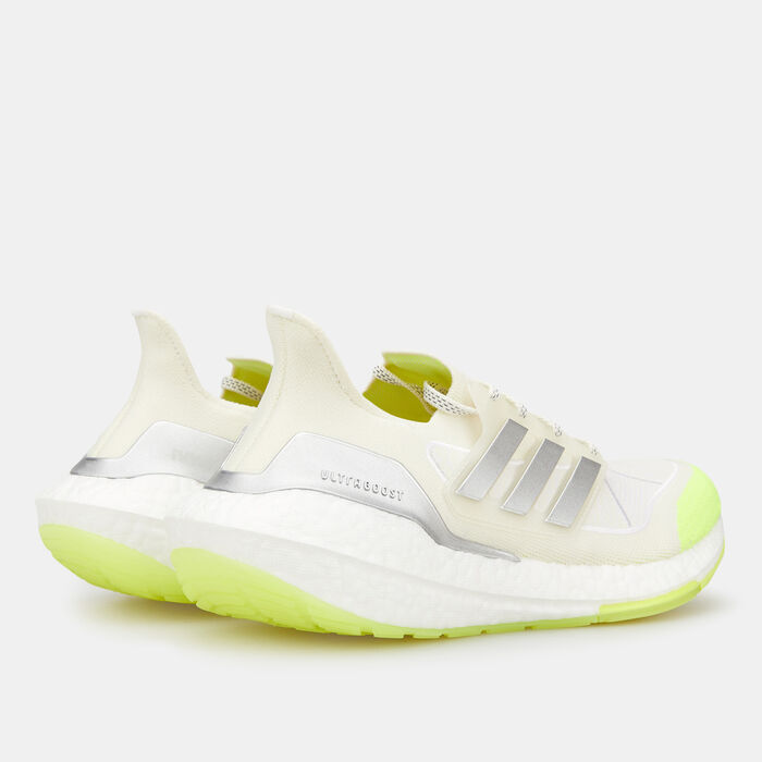 adidas Women's Ultraboost Shoe Beige adidas Women's Ultraboost Shoe Beige image number 2