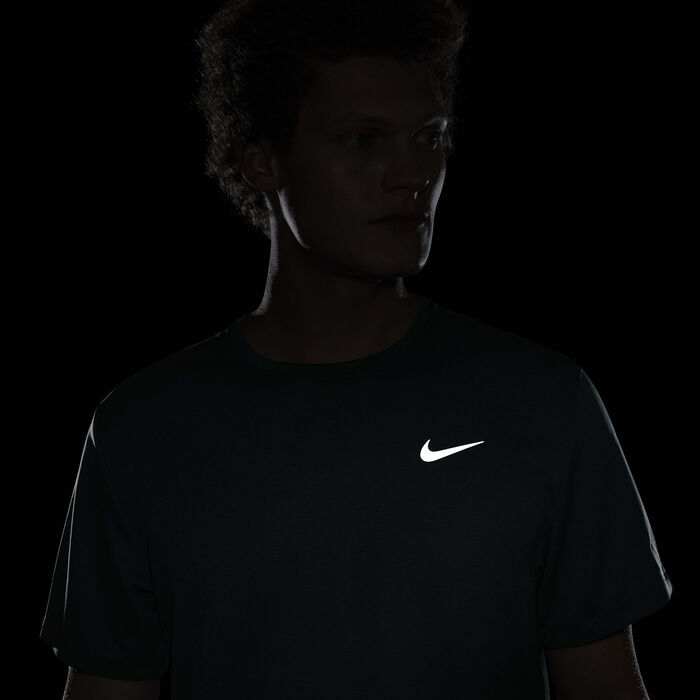Nike Men's Miler Dri-FIT UV Running T-Shirt Green Nike Men's Miler Dri-FIT UV Running T-Shirt Green image number 5