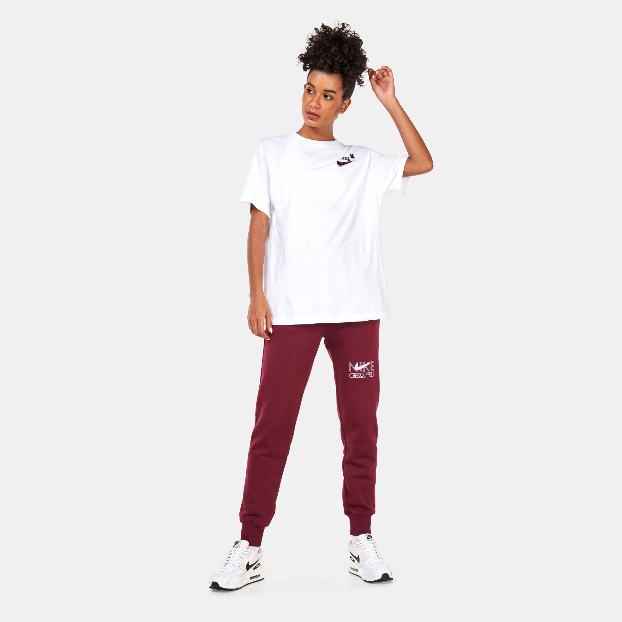 Nike swoosh crew joggers deals