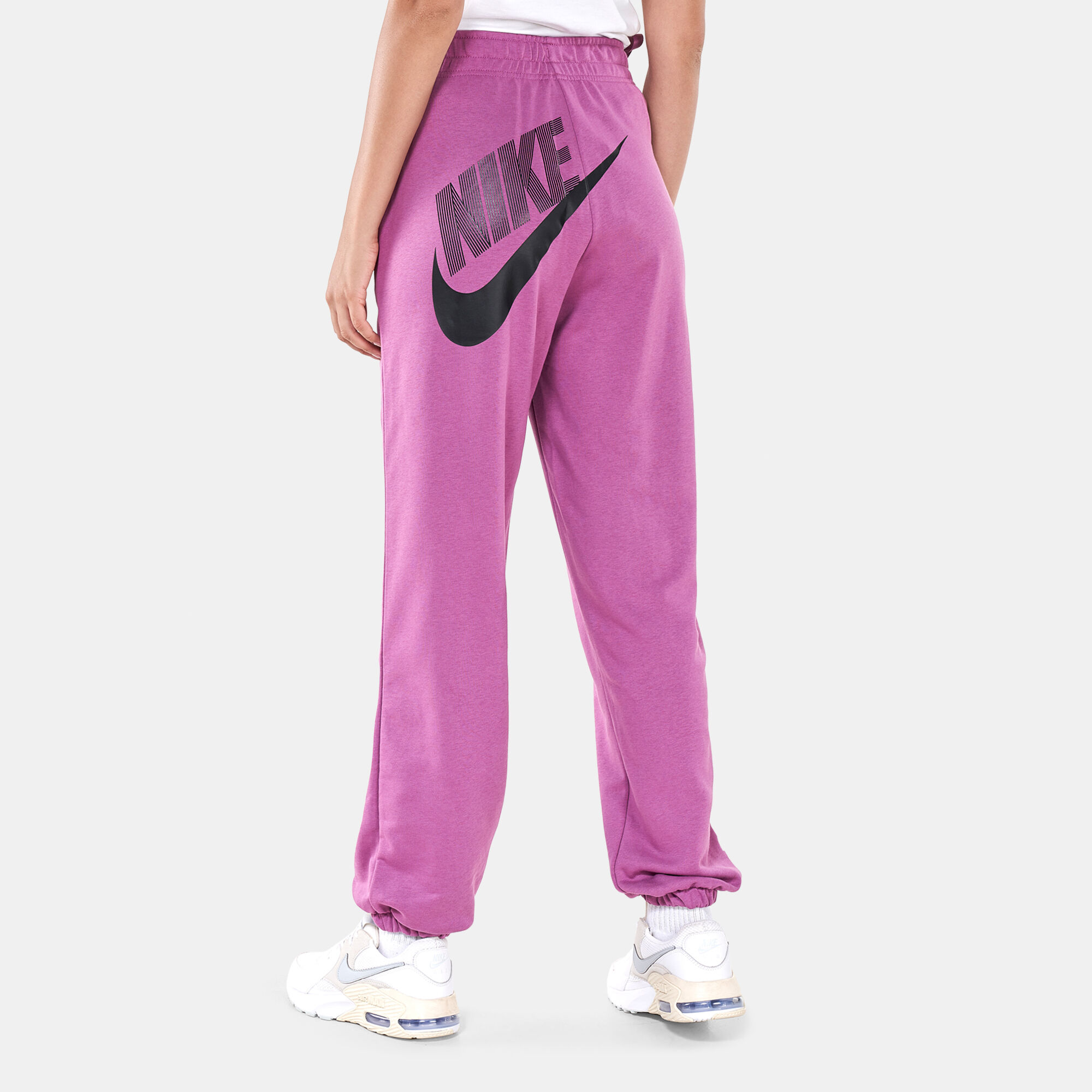 loose nike sweats