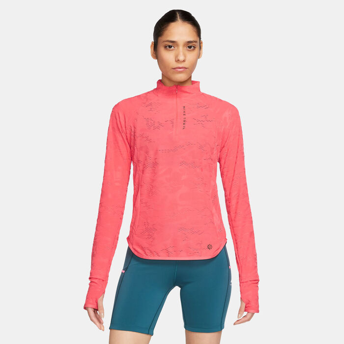 Nike Women's Dri-FIT 1/4-Zip Mid Layer Trail T-Shirt Red Nike Women's Dri-FIT 1/4-Zip Mid Layer Trail T-Shirt Red image number 0