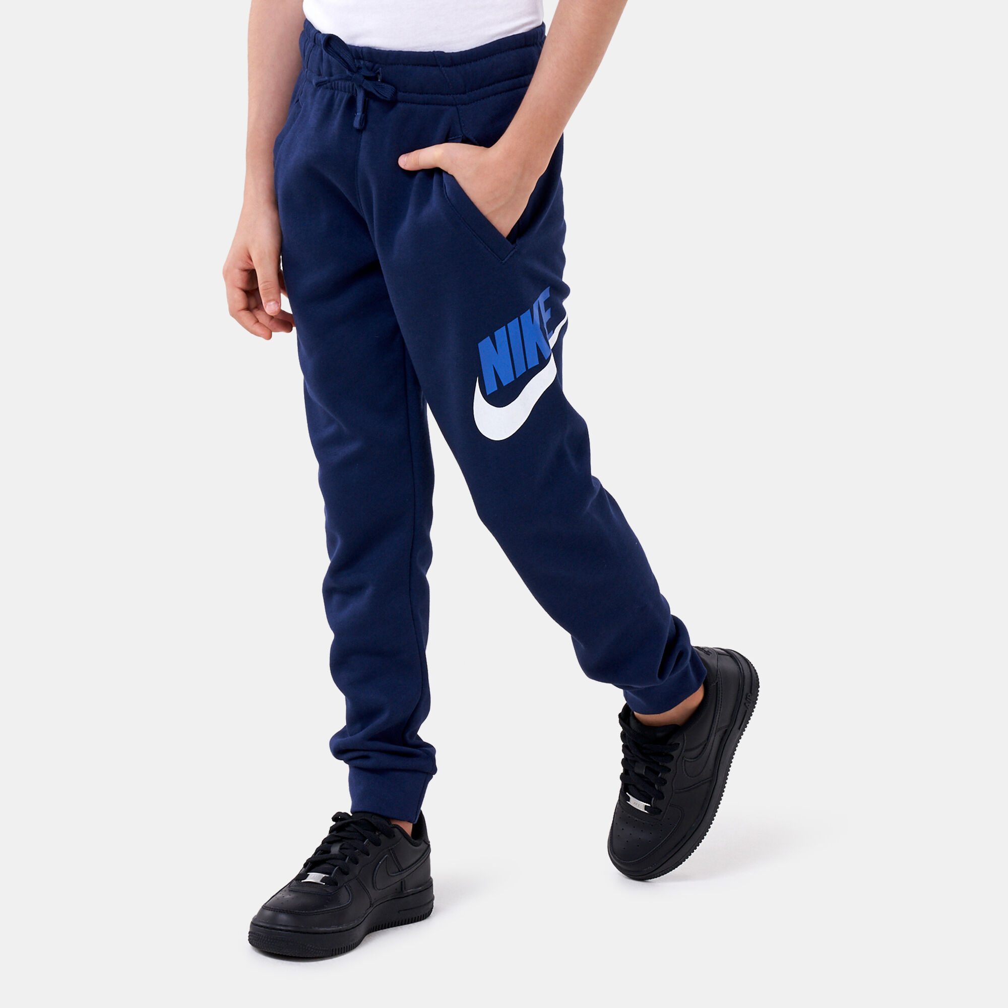Nike sweatpants with pockets on the side sales