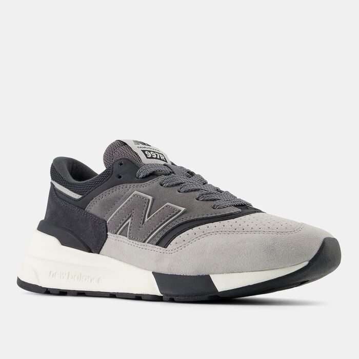 New Balance Men's 997R Shoes Grey New Balance Men's 997R Shoes Grey image number 1