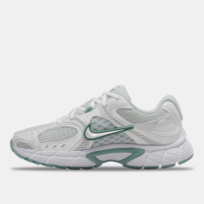 Nike Women's V5 RNR Shoes White Nike Women's V5 RNR Shoes White image number 1
