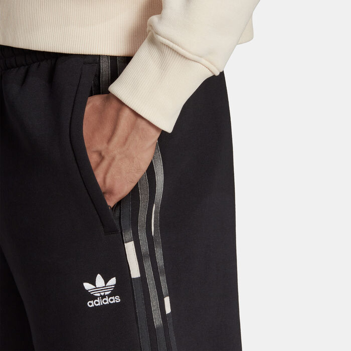 adidas Originals Men's Graphics Camo 3-Stripes Shorts Black adidas Originals Men's Graphics Camo 3-Stripes Shorts Black image number 3