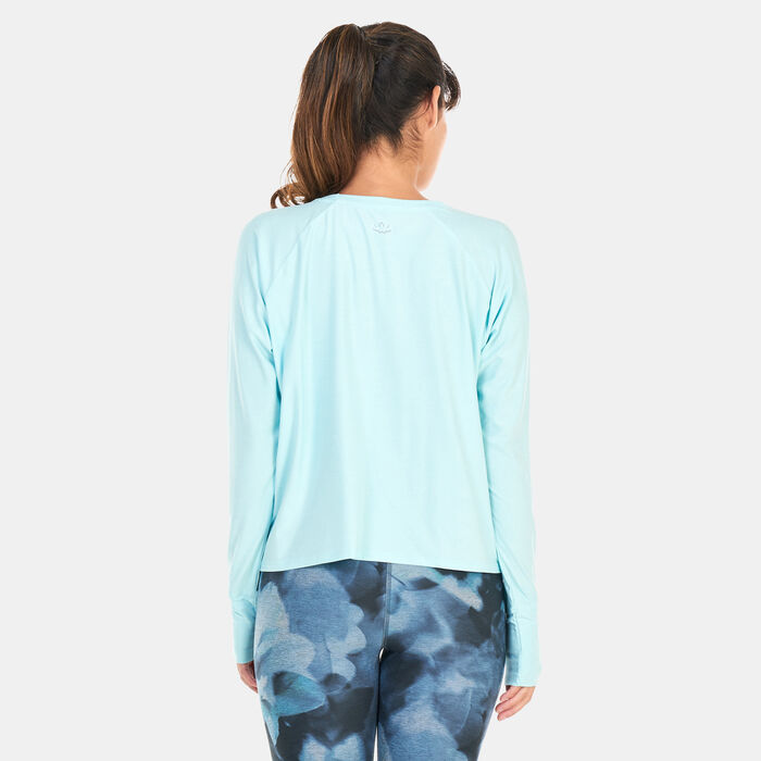 BEYOND YOGA Women's Featherweight Daydreamer Long Sleeve T-Shirt Blue BEYOND YOGA Women's Featherweight Daydreamer Long Sleeve T-Shirt Blue image number 1
