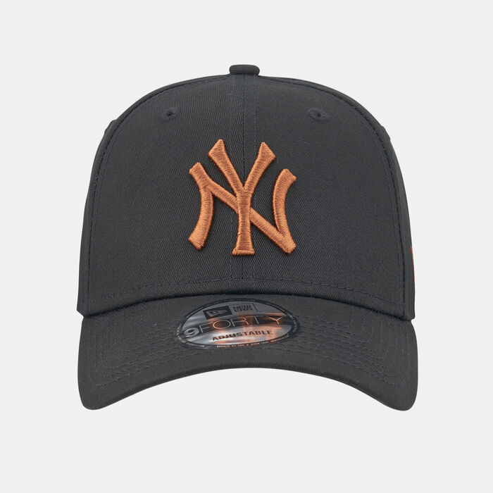 New Era Men's League Essentials 9FORTY New York Yankees Cap Black New Era Men's League Essentials 9FORTY New York Yankees Cap Black image number 0