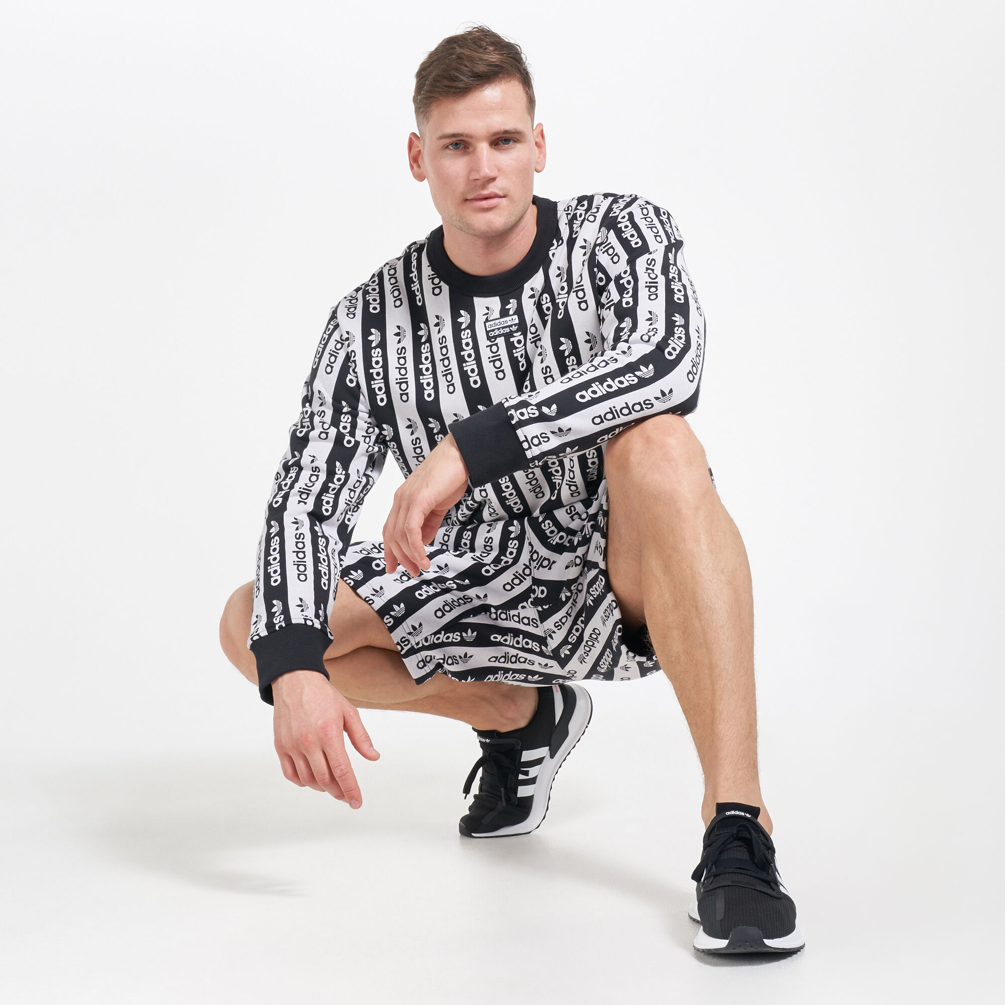 Adidas originals linear on sale 2.0 crew sweatshir
