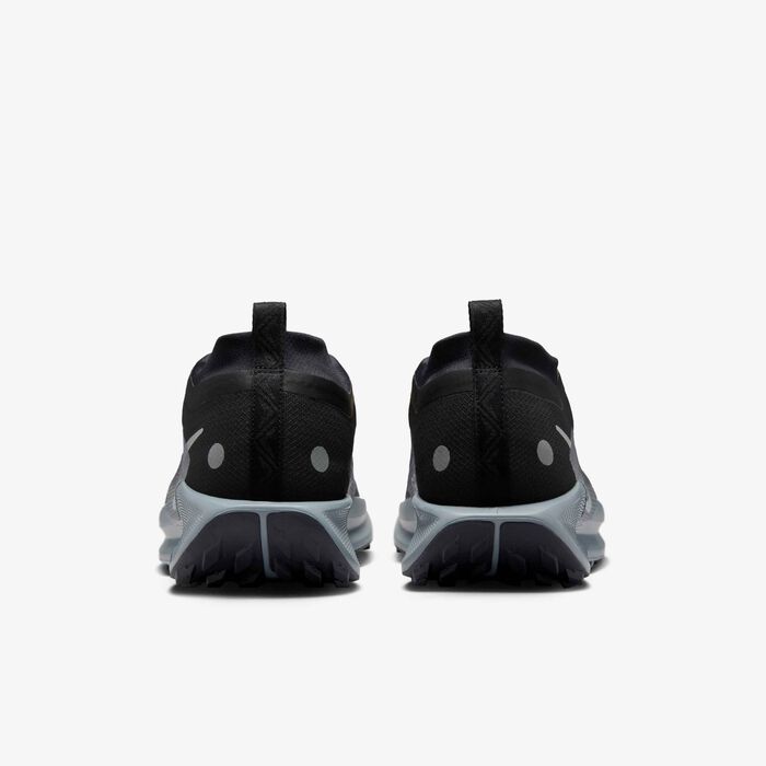 Nike Men's Pegasus Trail 5 GORE-TEX Waterproof Trail-Running Shoes Black image number 5