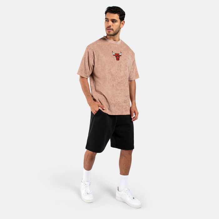 New Era Men's NBA Chicago Bulls Lifestyle Velour T-Shirt Beige New Era Men's NBA Chicago Bulls Lifestyle Velour T-Shirt Beige image number 2