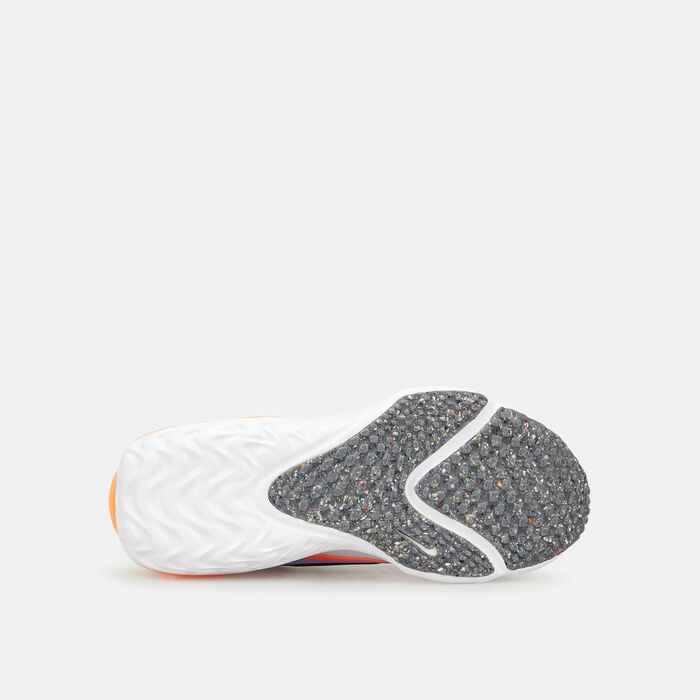 Nike Kids' Run Flow Running Shoe Grey Nike Kids' Run Flow Running Shoe Grey image number 3