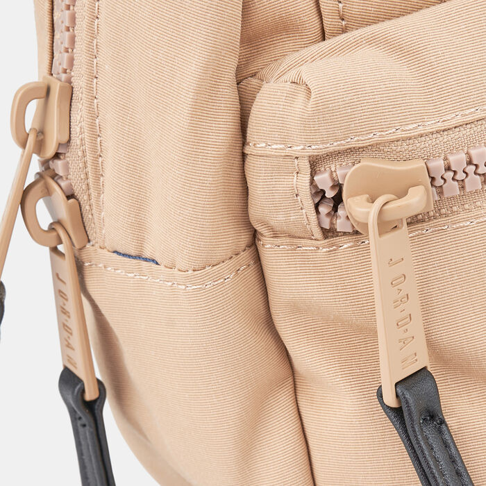 Jordan Women's Mochila Flight Mini Backpack (4L) Brown Jordan Women's Mochila Flight Mini Backpack (4L) Brown image number 3