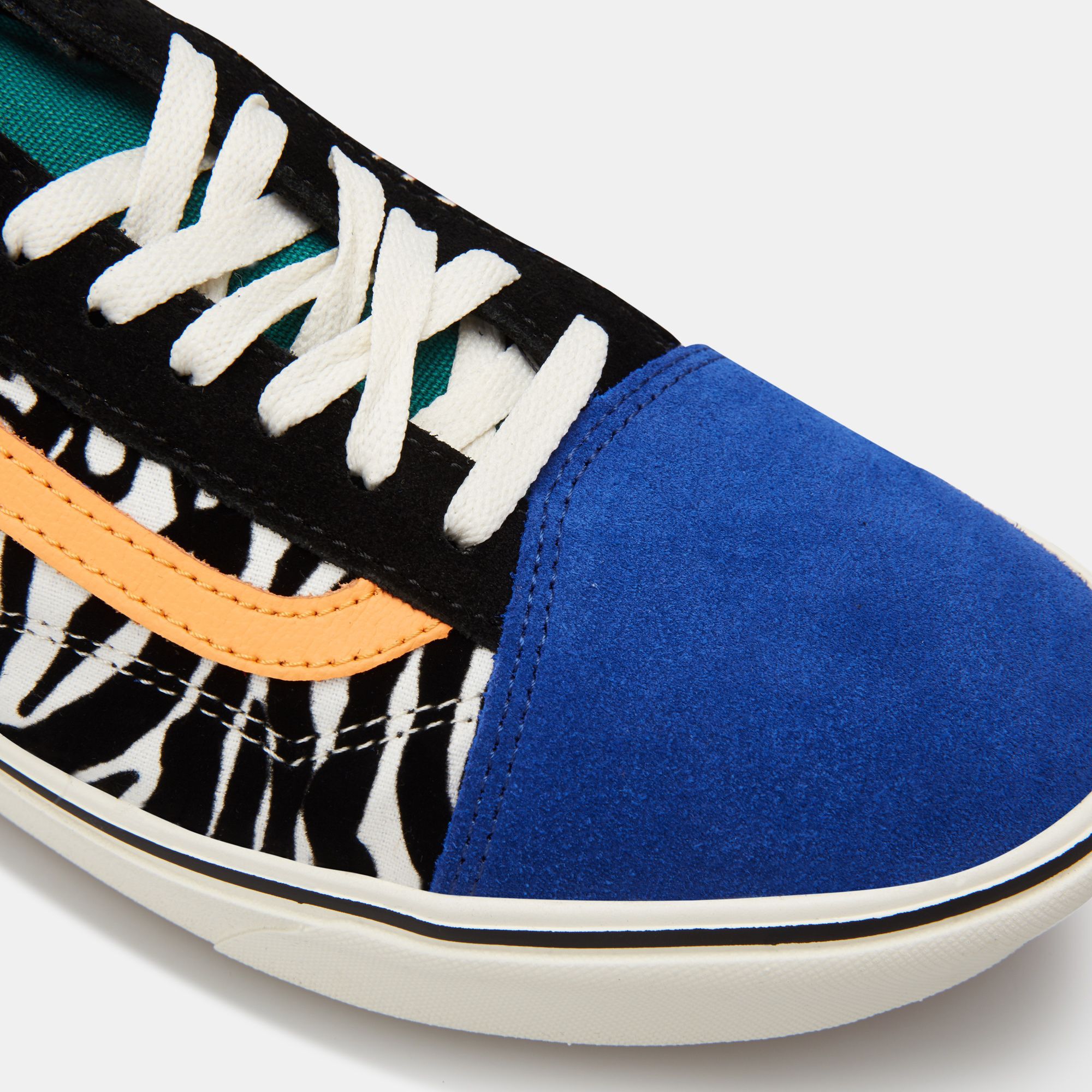 Vans best sale zebra comfycush