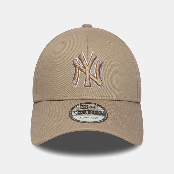 New Era Men's MLB New York Yankees Outline 9FORTY Cap Brown New Era Men's MLB New York Yankees Outline 9FORTY Cap Brown image number 0
