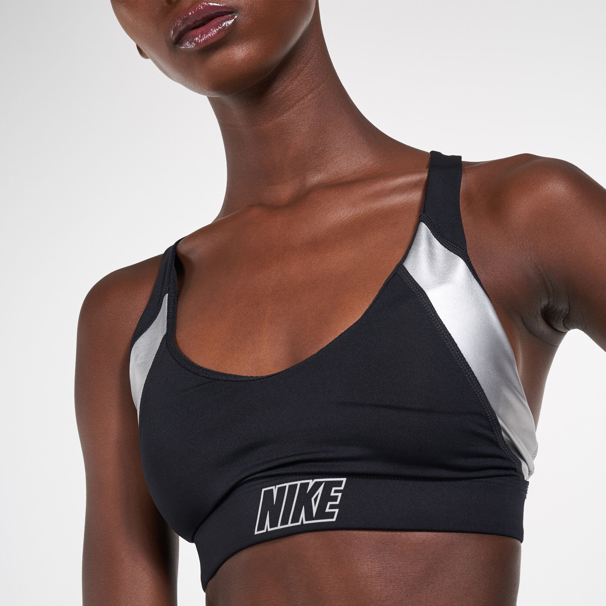 Nike indy cheap logo back bra