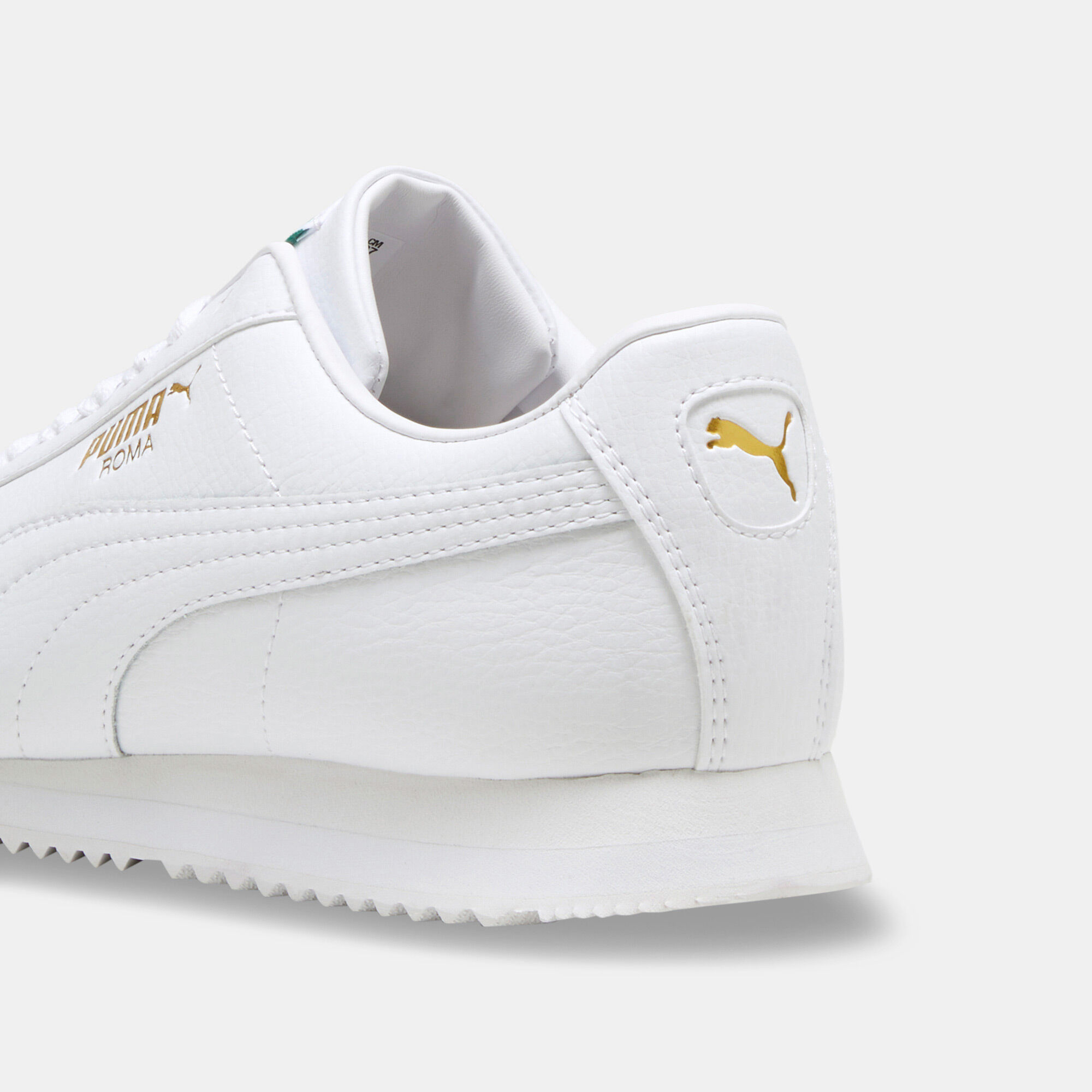 White pumas men 2025
