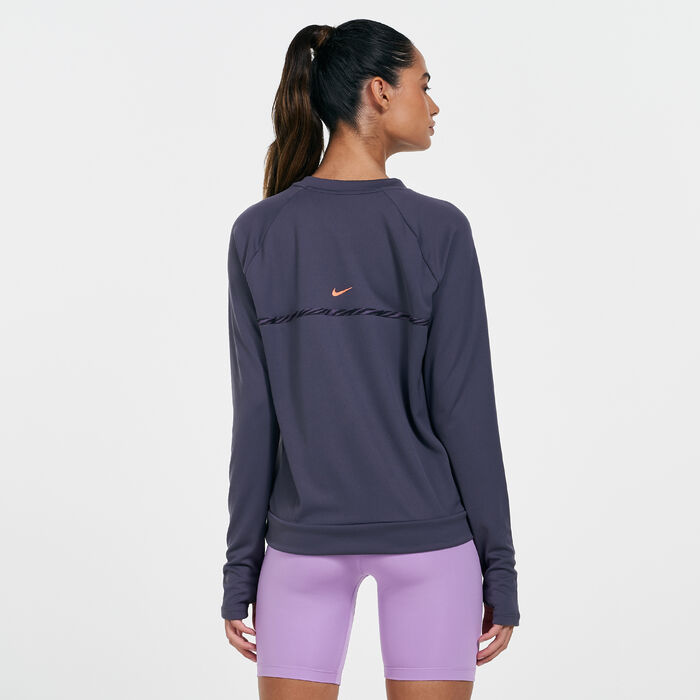 Nike Women's Icon Clash Running T-Shirt Purple Nike Women's Icon Clash Running T-Shirt Purple image number 1