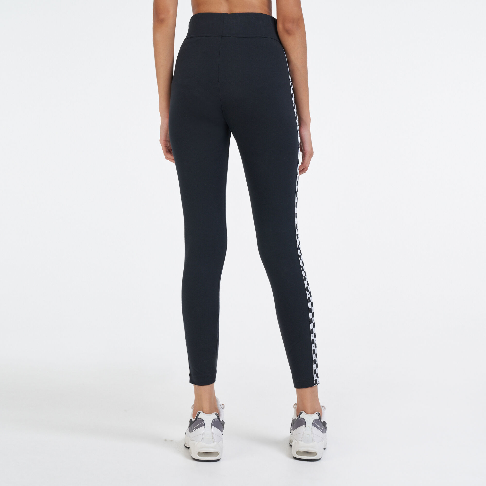 Buy Nike Women s Sportswear Hyper Femme Leggings Black in KSA SSS