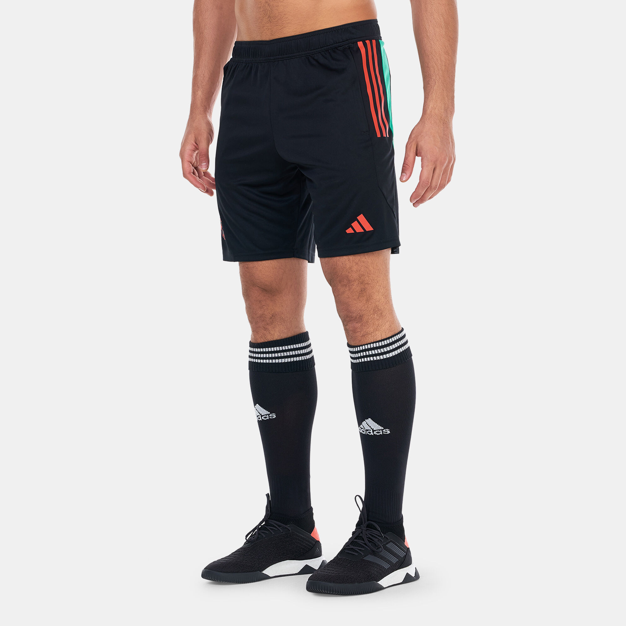 Men s Manchester United Tiro 23 Football Training Shorts