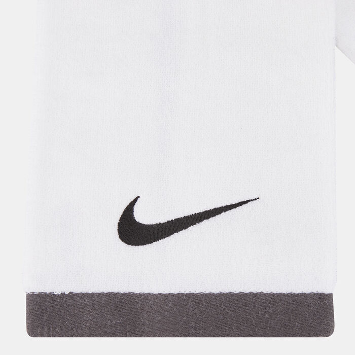 Nike Fundamental Towel (M) White image number 1