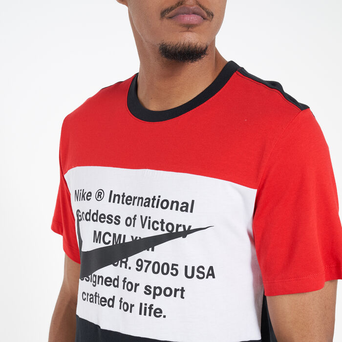 Nike Men's Sportswear Swoosh T-Shirt Red image number 3