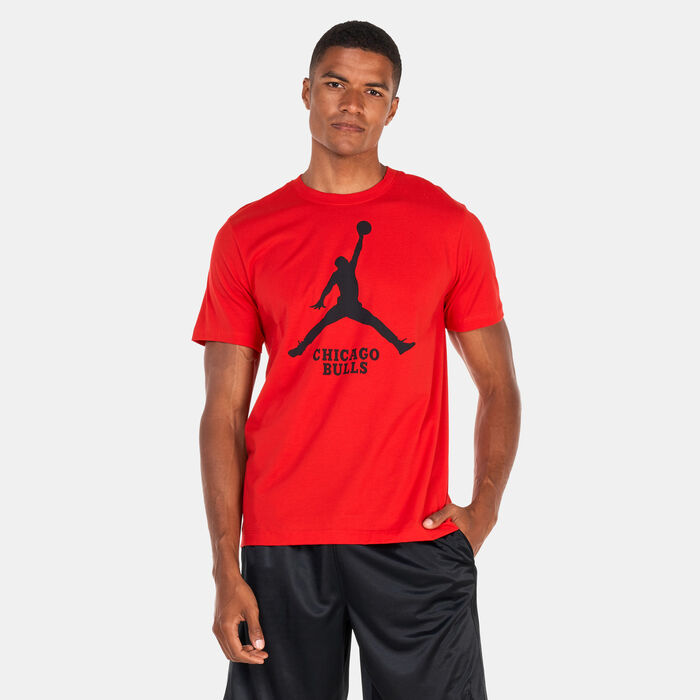 Jordan Men's NBA Chicago Bulls Essential T-Shirt Red image number 0