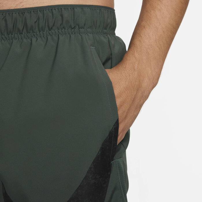 Nike Men's Challenger Swoosh Dri-FIT Running Shorts Green Nike Men's Challenger Swoosh Dri-FIT Running Shorts Green image number 5