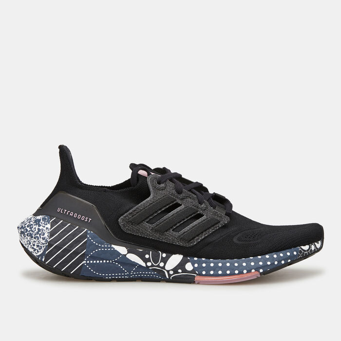adidas Women's Ultraboost 22 Shoe Black adidas Women's Ultraboost 22 Shoe Black image number 0