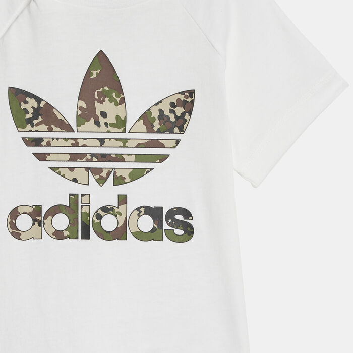 adidas Originals Kids' Camo Print T-Shirt and Shorts Set White adidas Originals Kids' Camo Print T-Shirt and Shorts Set White image number 1