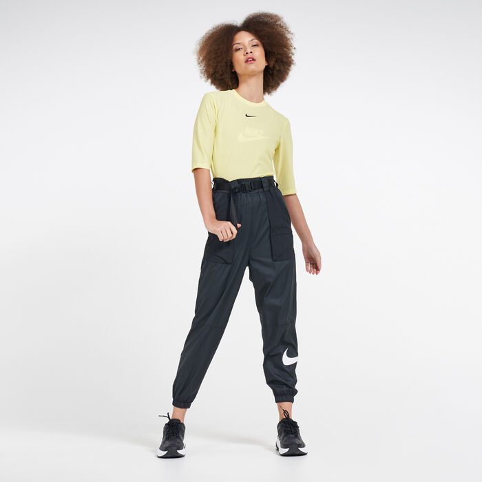 Nike Women's Sportswear Icon Clash T-Shirt Orange Nike Women's Sportswear Icon Clash T-Shirt Orange image number 2