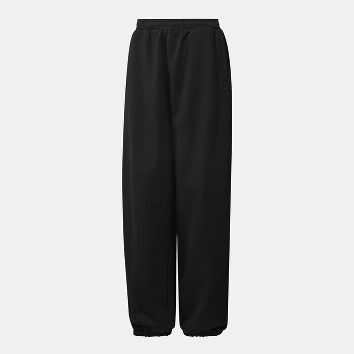 adidas Originals Women's ESS Joggers Black adidas Originals Women's ESS Joggers Black image number 0