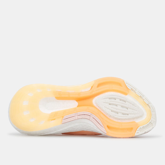 adidas Women's Ultraboost 22 Shoe Pink image number 4