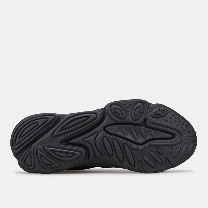 adidas Originals Men's OZWEEGO Shoe Black image number 4