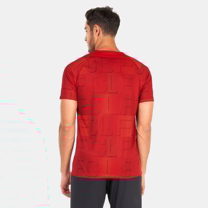 Nike Men's Liverpool F.C. Dri-FIT T-Shirt Red Nike Men's Liverpool F.C. Dri-FIT T-Shirt Red image number 1