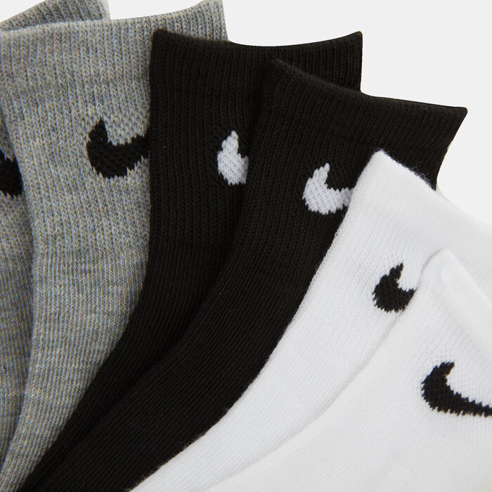 Nike Kids' NHN Basic Quarter Socks (3 Pack) Grey Nike Kids' NHN Basic Quarter Socks (3 Pack) Grey image number 1