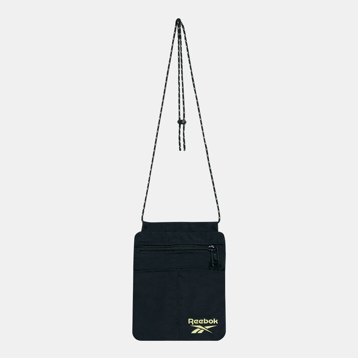 Reebok Classics Summer Retreat City Crossbody Bag Black Reebok Classics Summer Retreat City Crossbody Bag Black image number 0