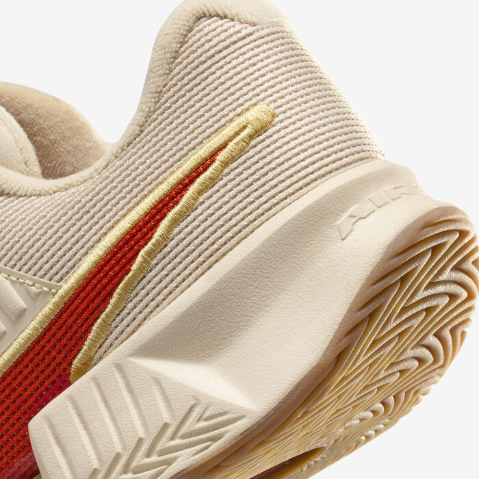 Nike Women's GP Challenge Pro Premium Hard Court Tennis Shoes Beige Nike Women's GP Challenge Pro Premium Hard Court Tennis Shoes Beige image number 8