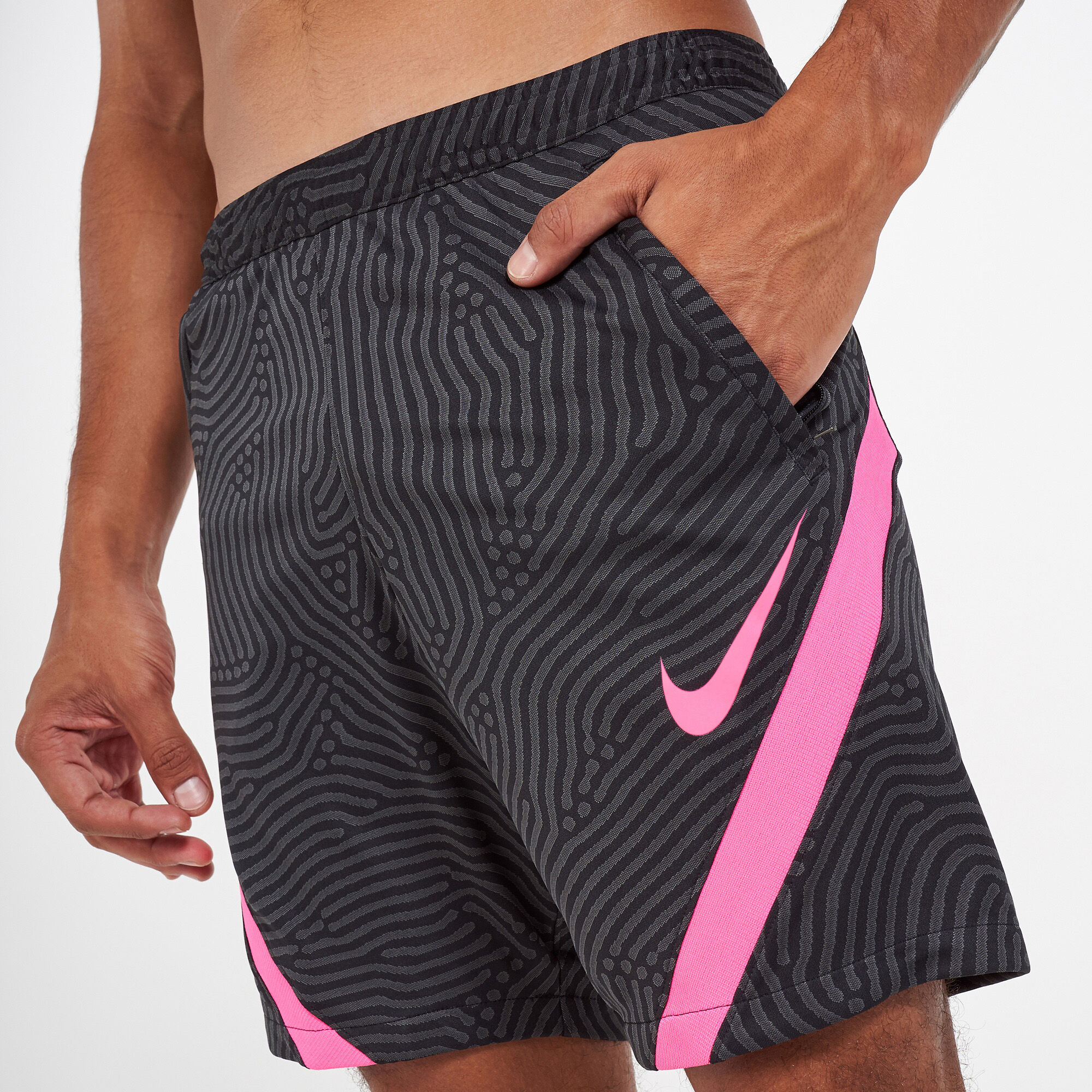 Nike strike shorts hotsell black