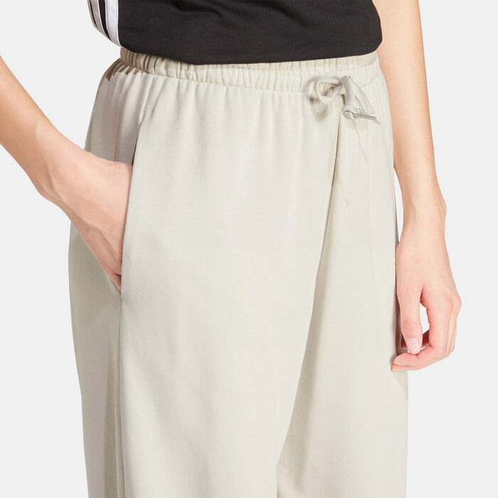 adidas Women's Essentials Sweatpants Beige adidas Women's Essentials Sweatpants Beige image number 4