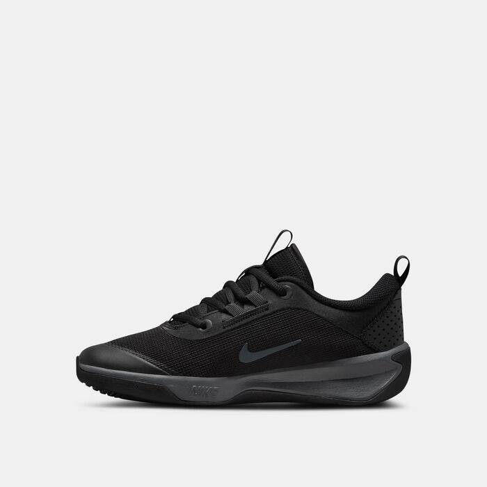 Nike Kids' Omni Multi-Court Indoor Court Shoes Black image number 2