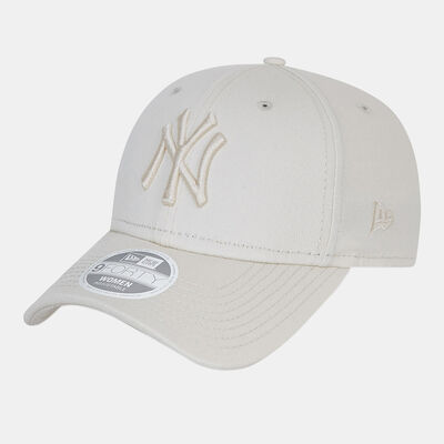 New Era Women's MLB New York Yankees 9FORTY Cap Beige