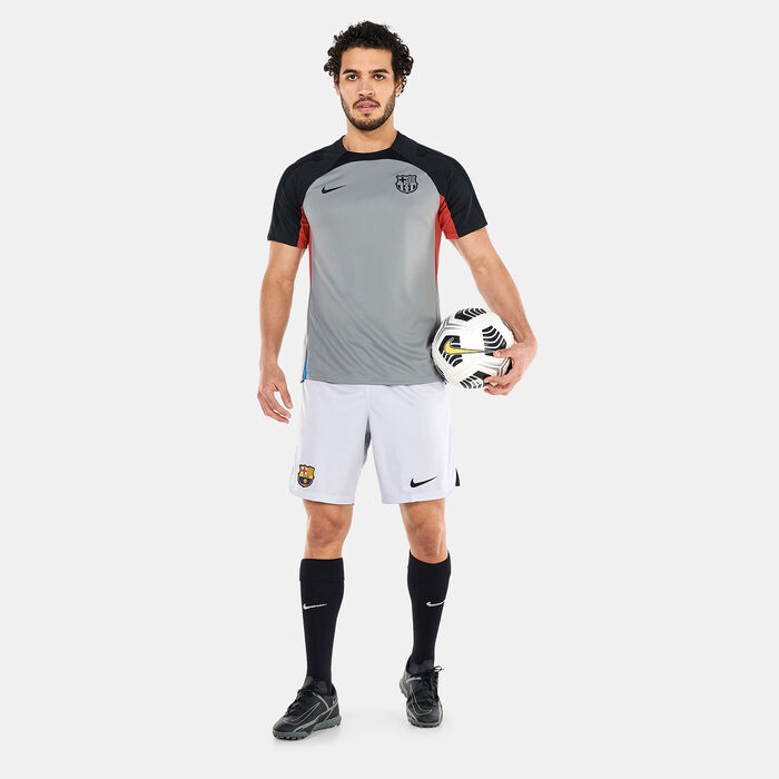 Nike Men's F.C. Barcelona Dri-FIT Stadium Third Kit Shorts - 2022/23 Ivory Nike Men's F.C. Barcelona Dri-FIT Stadium Third Kit Shorts - 2022/23 Ivory image number 2