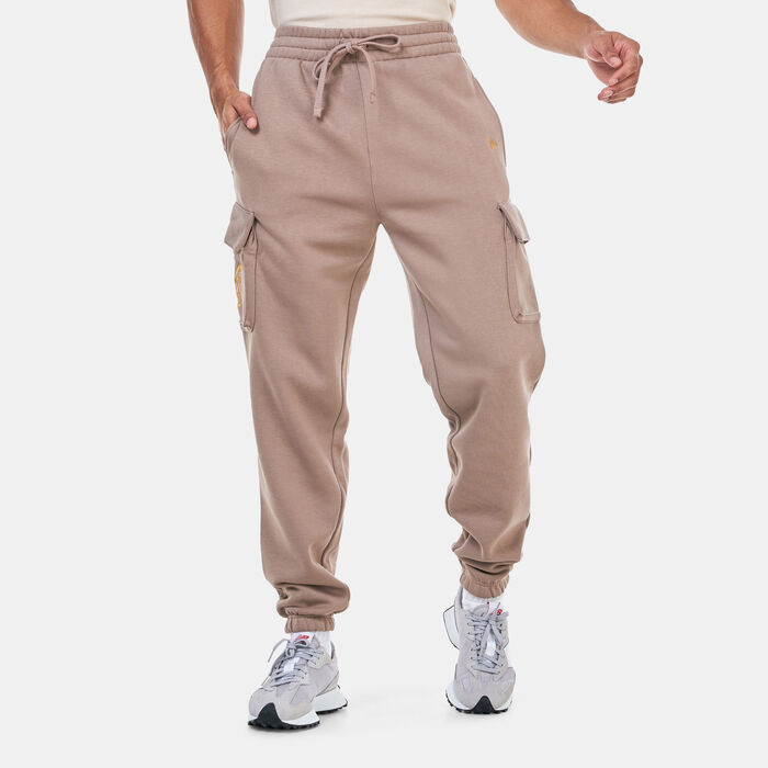 New Era Men's Script Cargo Sweatpants Beige New Era Men's Script Cargo Sweatpants Beige image number 0